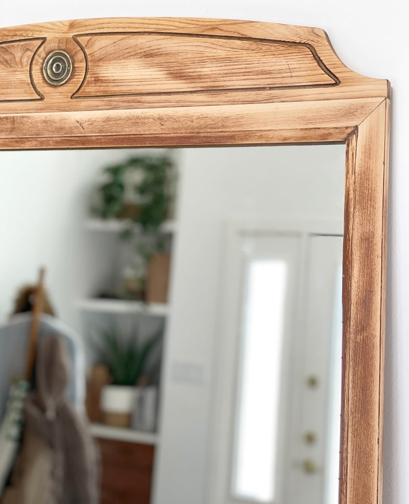 Wendi Leaner Mirror